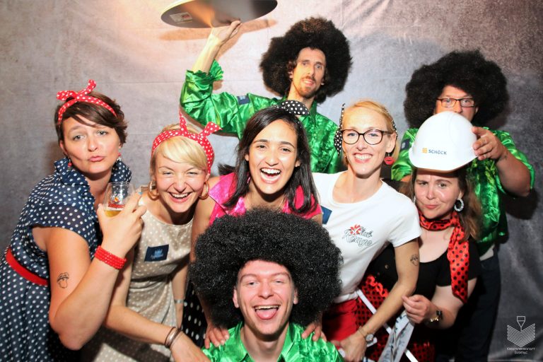 Photobooth mieten und zusätzlichen Spaß haben z.B. auf Firmenfeier. Zu mieten bei Kreativwerkstatt Guberac